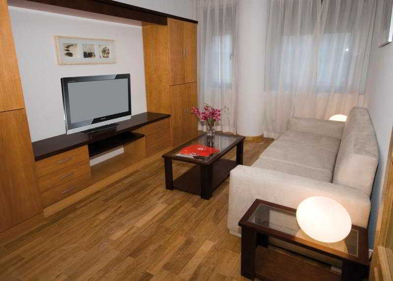 Suites Kris Aeropuerto Madrid Ngoại thất bức ảnh